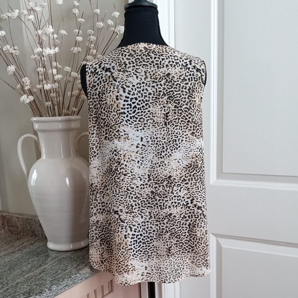 Rose & Olive Brown Tan Sleeveless Blouse - Picture 2 of 9